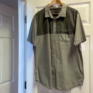 Men’s The North Face two tone button down shirt.